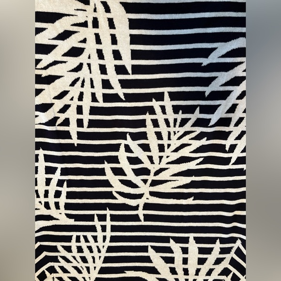 TOMMY BAHAMA | Small | Very SOFT! - Picture 12 of 12